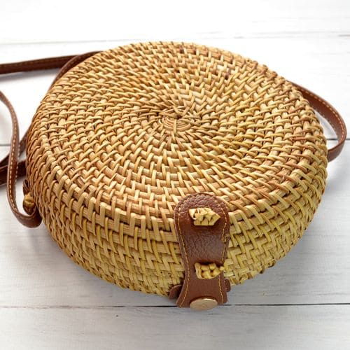 Круглая ротанговая сумочка с Бали без узора 18x8 см