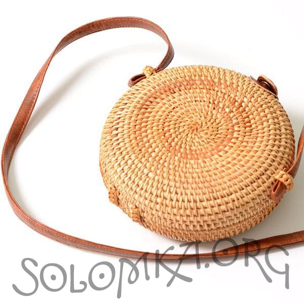  Кругла ротангова сумочка з Балі без візерунка 