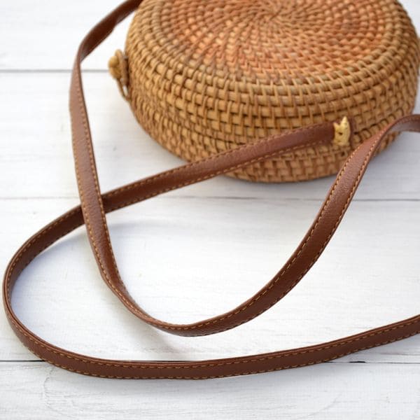 Кругла сумка з ротанга BaliBag із застібкою петлею 