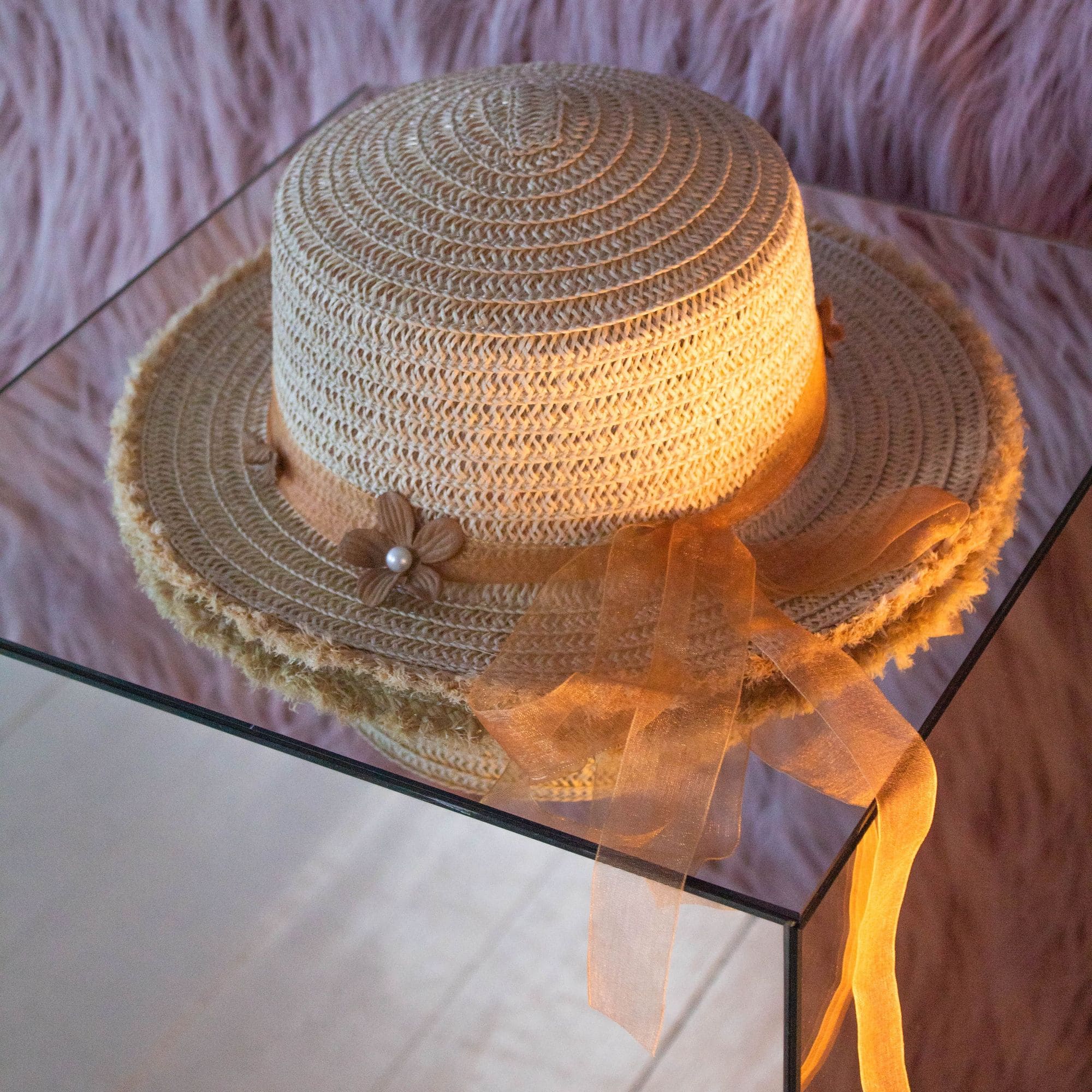 Солом'яний капелюшок з бахромою і квітами - світлий 