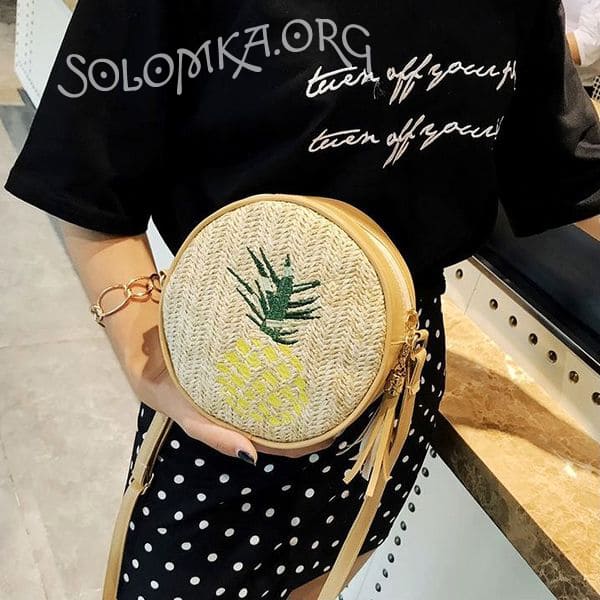 Плетена сумка з вишивкою ананаса 
