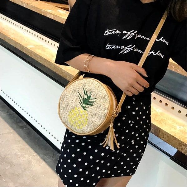 Плетена сумка з вишивкою ананаса 