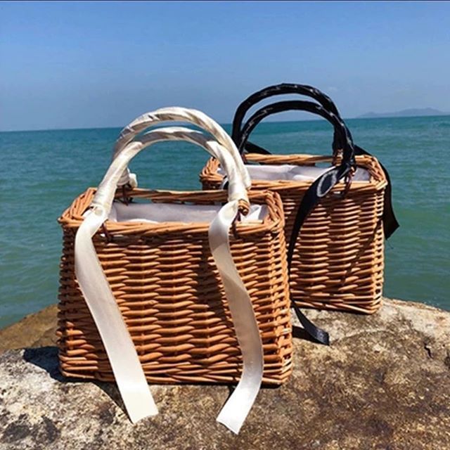Пляжна сумка-кошик з ротанга