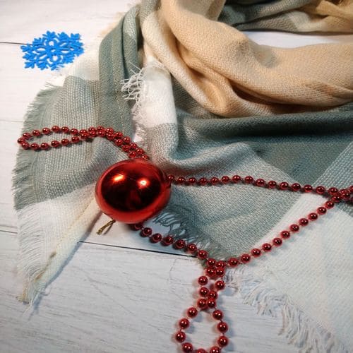 Бежево-серый дизайнерский шарф плед для женщин 140x140x90 см