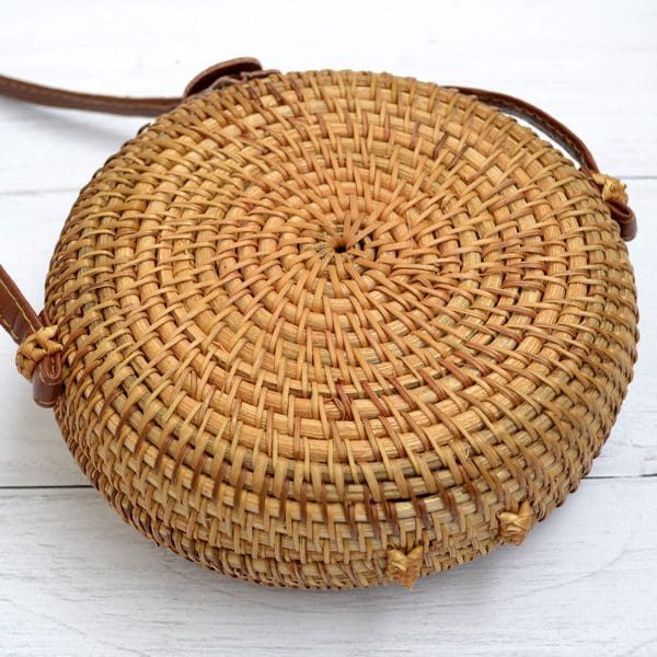 Кругла сумка з ротанга з Балі з візерунком 