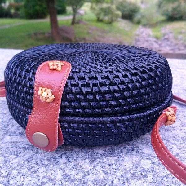 Летняя плетеная ротанговая сумка черная 18x8 см