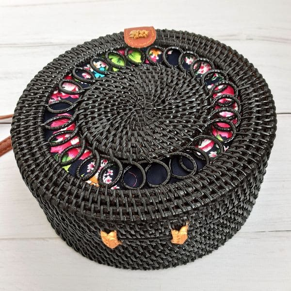 Чорна кругла плетена сумка з ротанга в богемному стилі 20x8 см