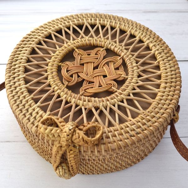 Кругла жіноча сумка, плетена з ротанга 20x8 см