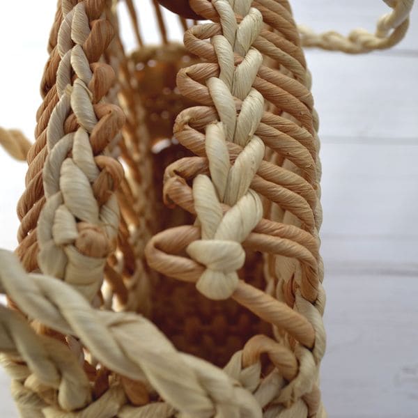 Сумка плетеная из листьев кукурузы ручной работы