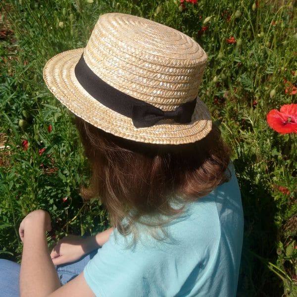 Дитячий солом'яний капелюшок з чорною стрічкою 