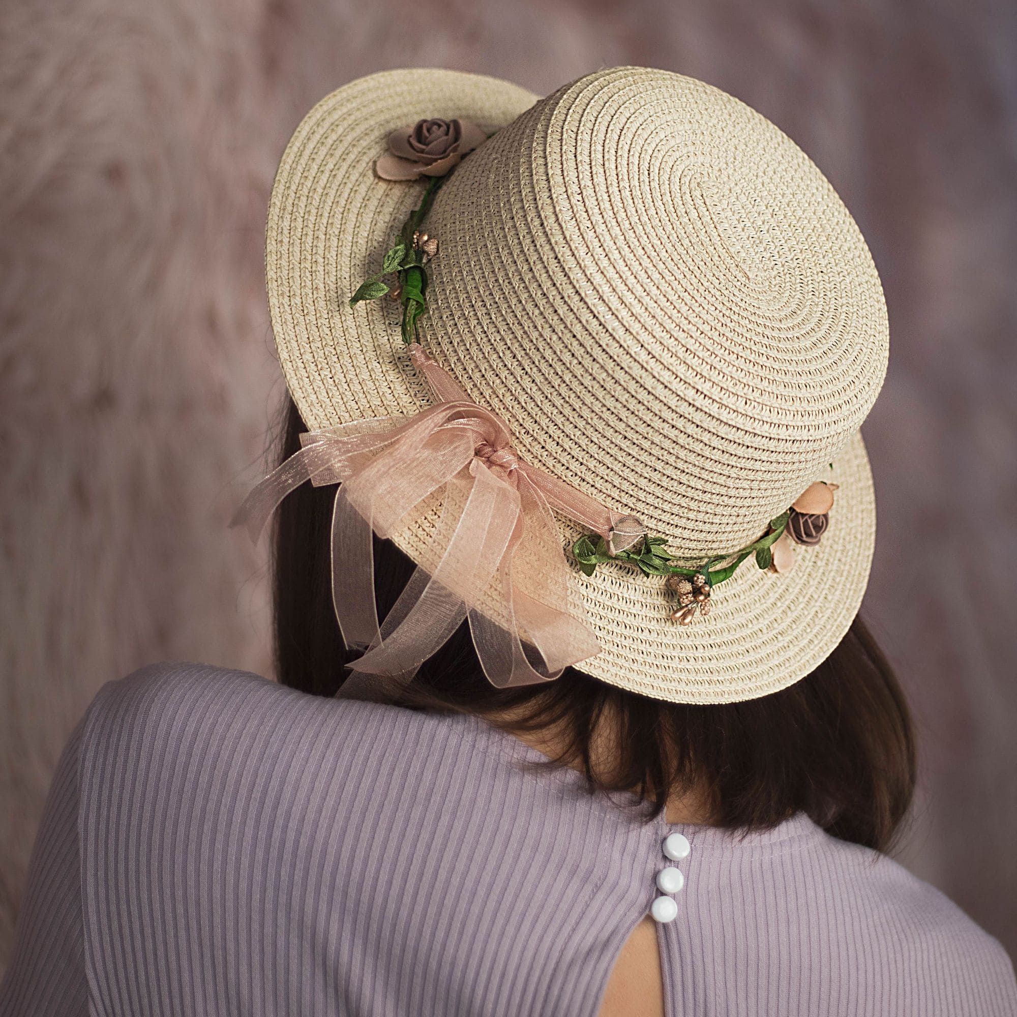 Жіночий солом'яний капелюх з квітами - світлий 