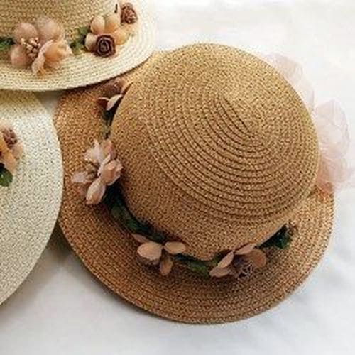 Жіночий солом'яний капелюх з квітами - темний