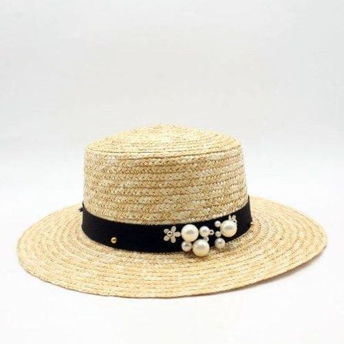 Женская соломенная шляпка с широкими полями