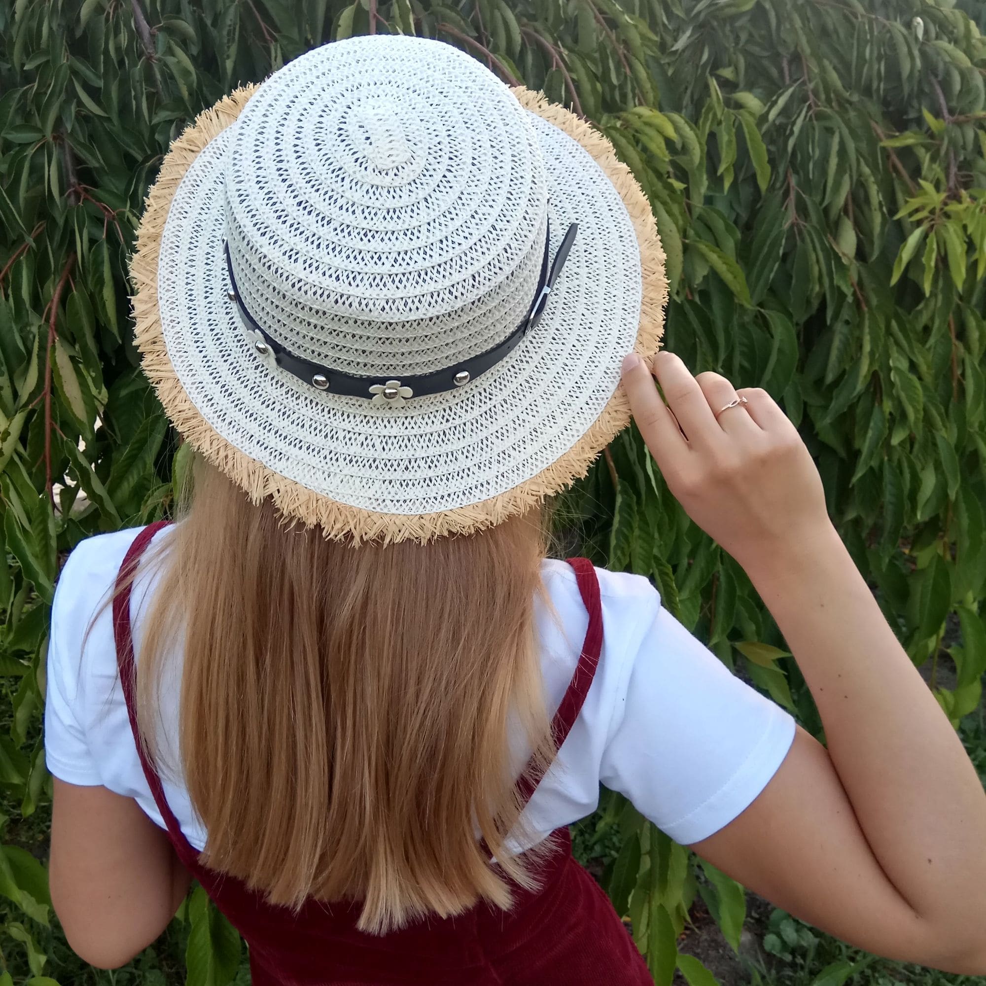 Літній капелюх із бахромою та ремінцем